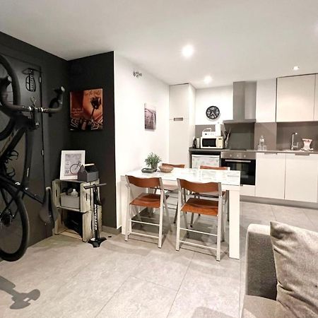 Flateli Montjuic Apartman Girona Kültér fotó